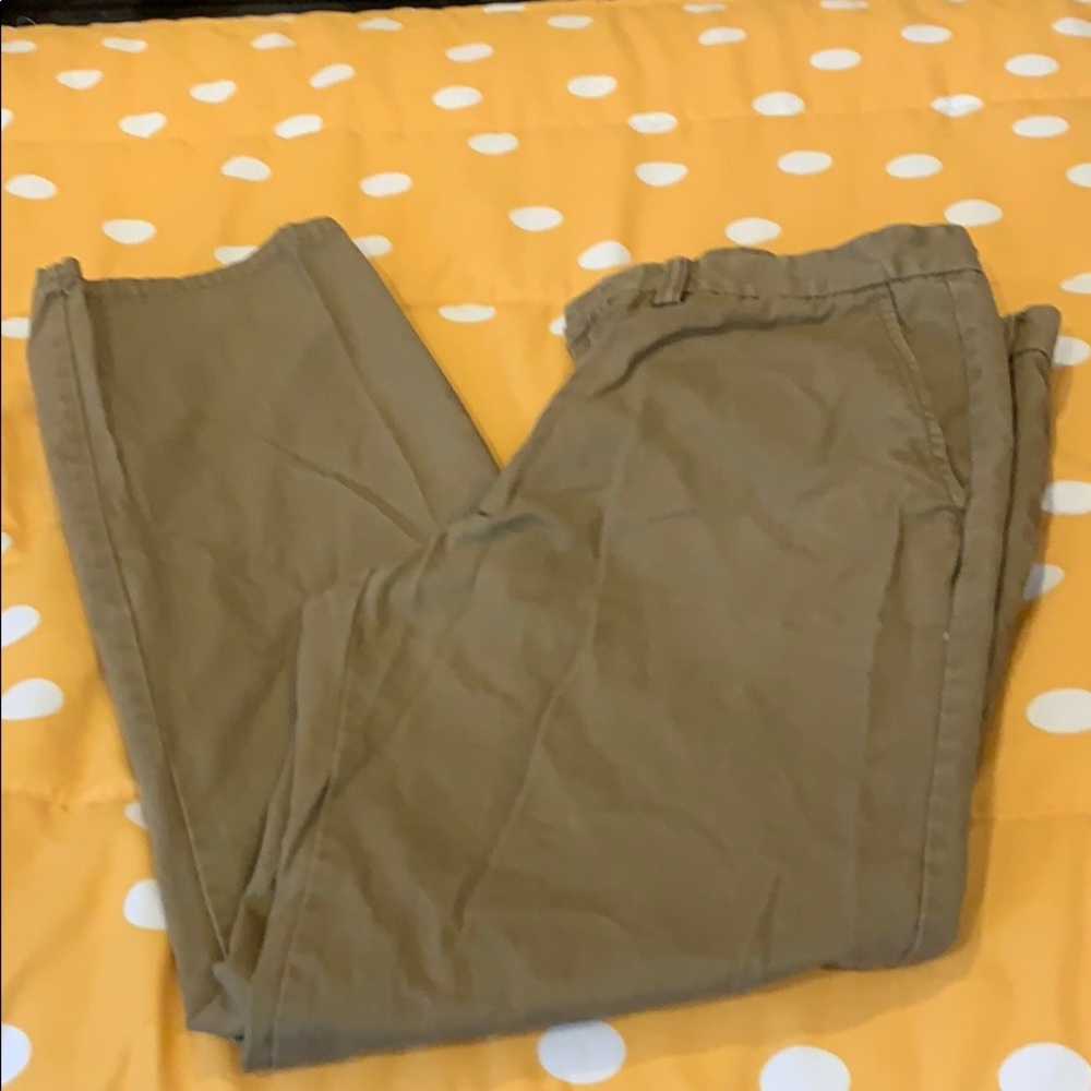 Men’s old navy men’s tan straight flat front chinos pants.